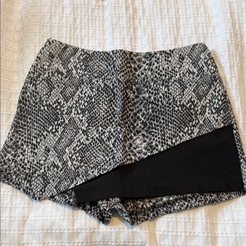 Snake print skort
